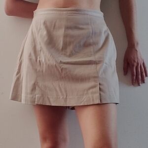 Tan cream colored izod club skort
